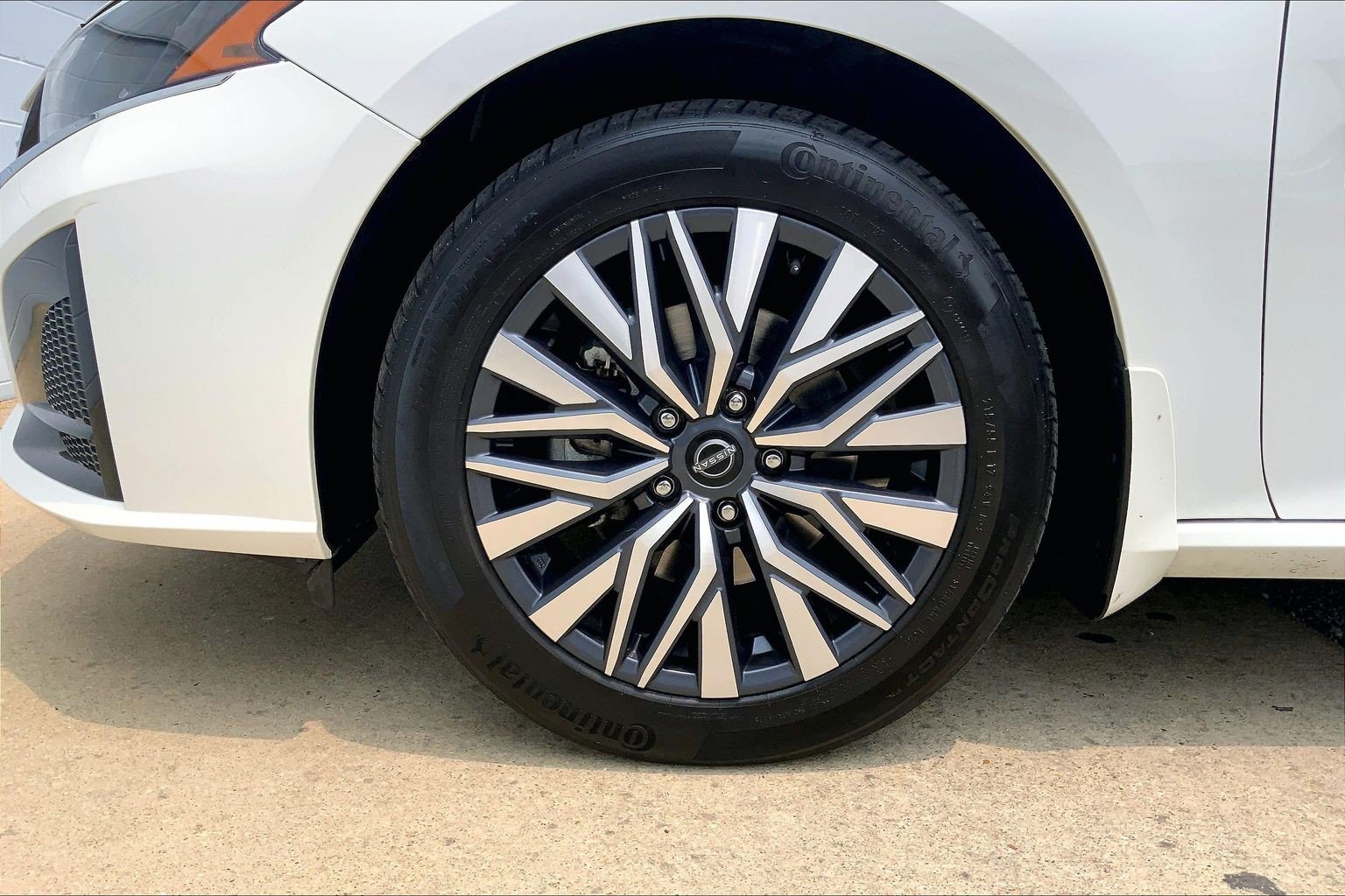 Used 2023 Nissan Altima 2.5 SV AWD/4WD image 11