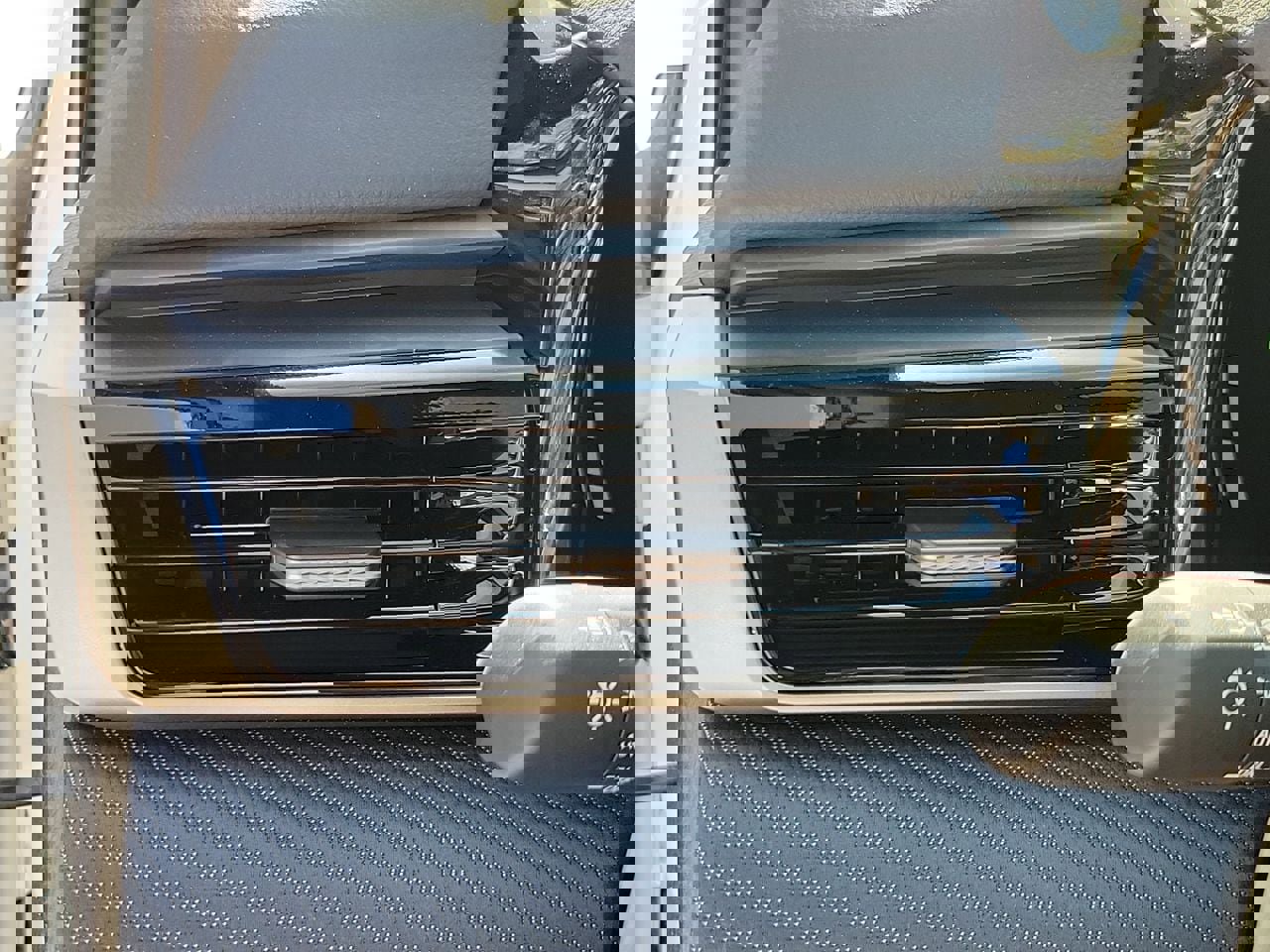 New 2026 Toyota Camry SE FWD image 32