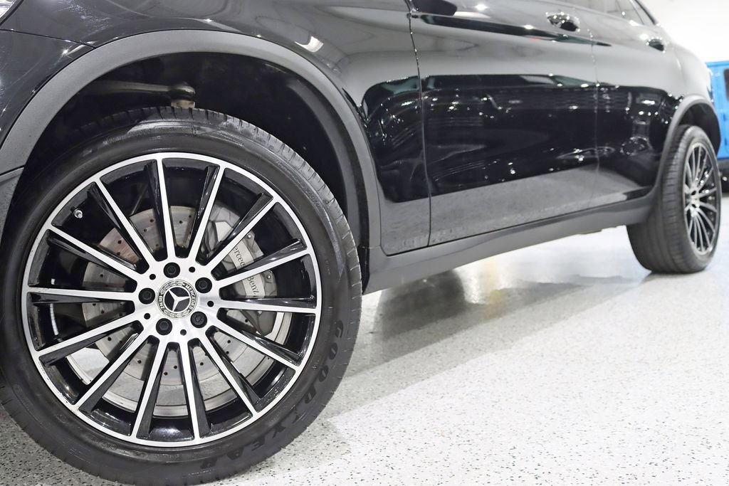 Used 2022 Mercedes-Benz GLC 300 4MATIC Coupe image 4