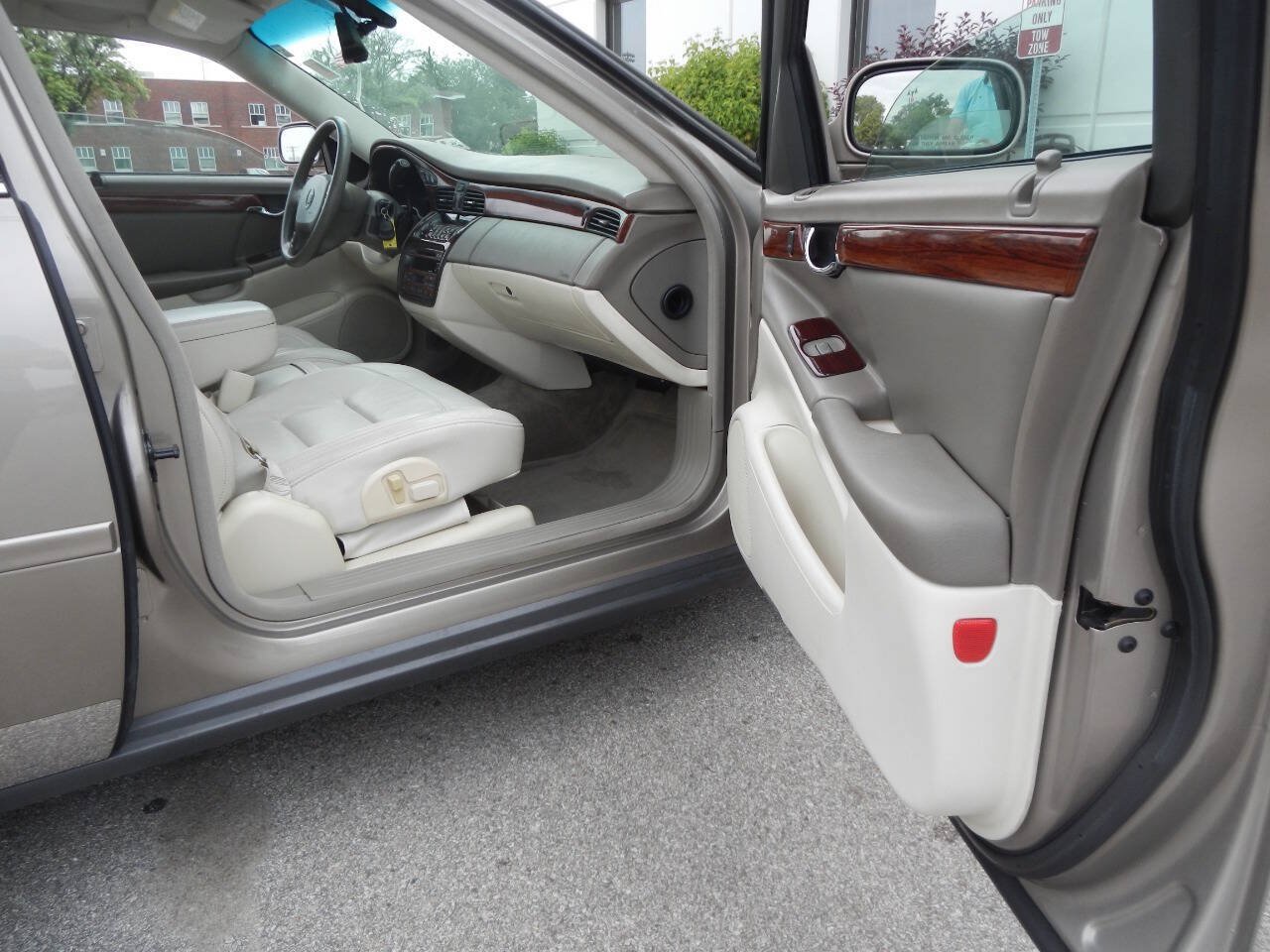 Used 2002 Cadillac De Ville FWD image 36