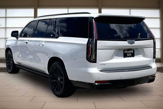 Used 2023 Cadillac Escalade ESV Sport Platinum w/ LPO, ONYX Package AWD/4WD image 12