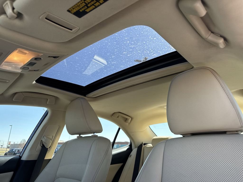 Used 2016 Lexus IS 200t image 21