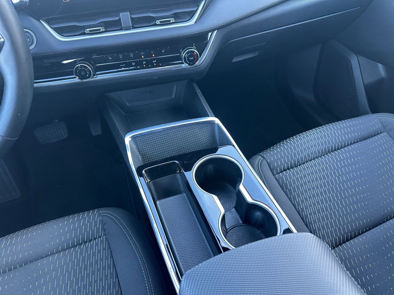 Used 2025 Chevrolet Equinox LT image 40