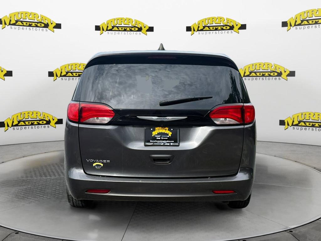 Used 2023 Chrysler Voyager LX FWD image 4