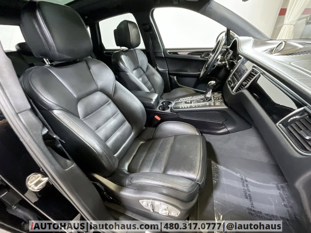 Used 2018 Porsche Macan Turbo w/ Premium Package Plus image 23