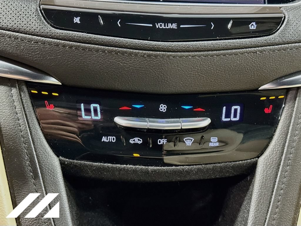 Used 2018 Cadillac XT5 AWD image 16