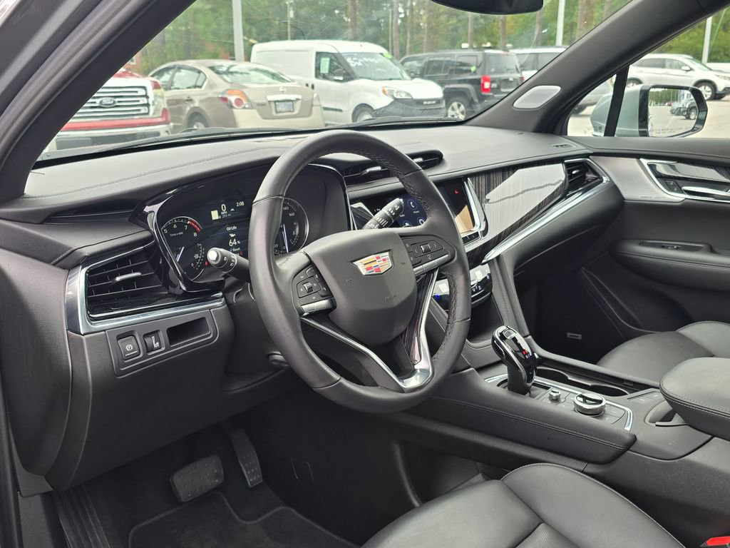Used 2025 Cadillac XT6 Premium Luxury image 15