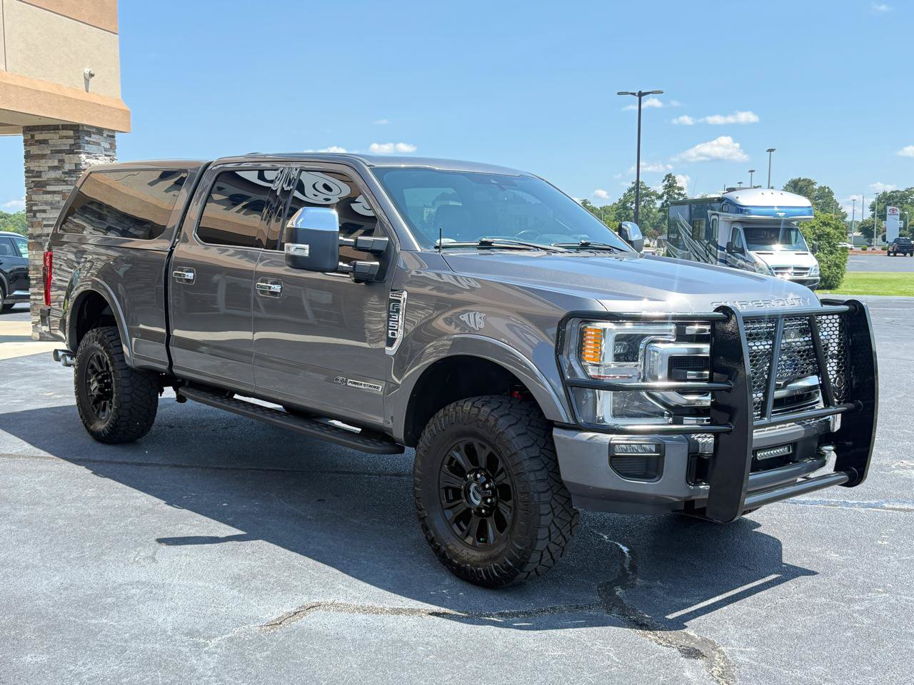 Used 2022 Ford F350 Platinum w/ Tremor Off-Road Package AWD/4WD image 5
