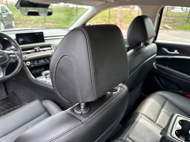 Used 2025 Genesis G70 2.5T image 35