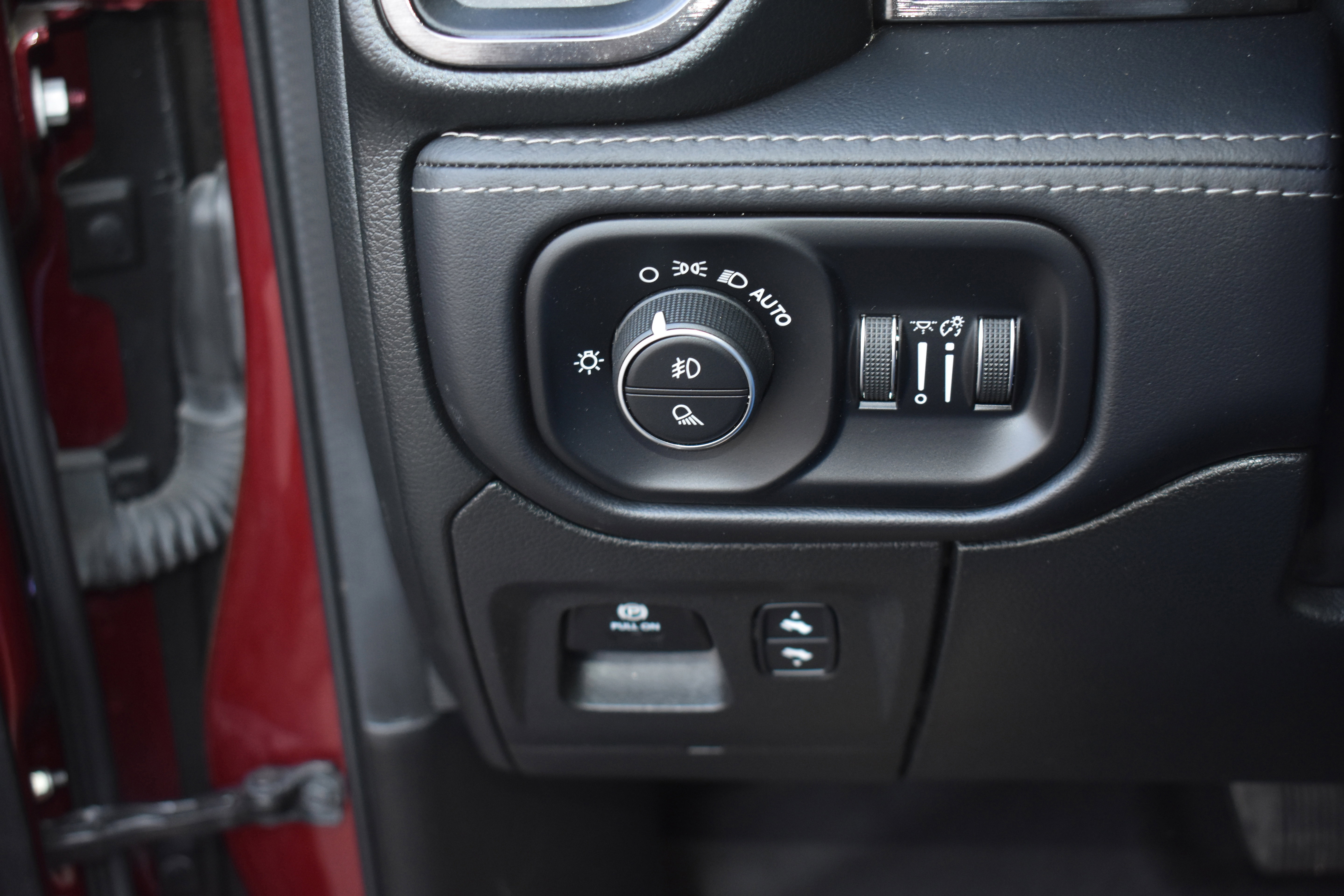 Used 2023 RAM 1500 Limited w/ Trailer Tow Group image 16