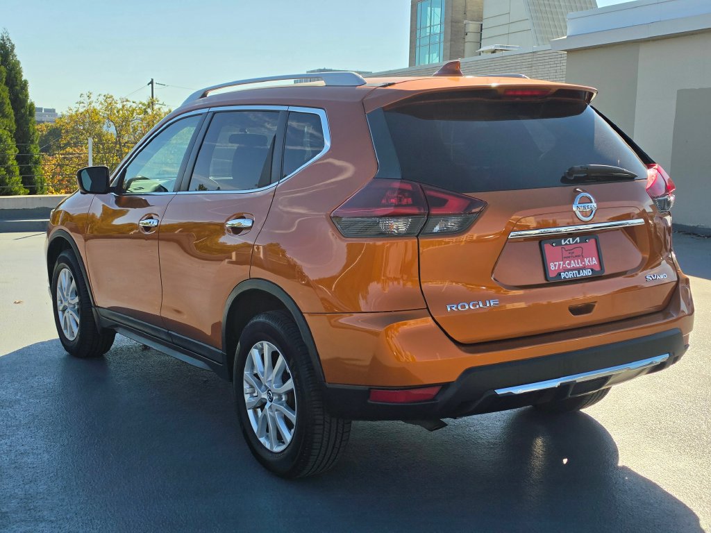 Used 2018 Nissan Rogue SV w/ Premium Package AWD/4WD image 6