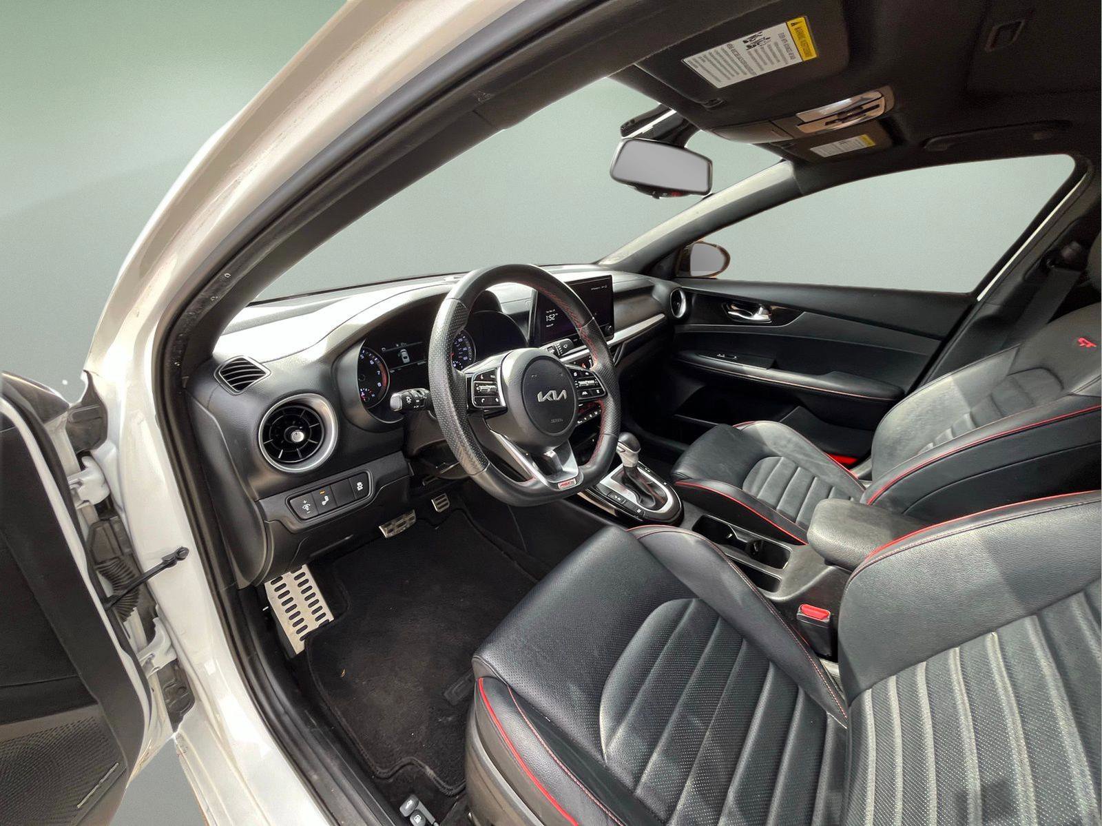 Used 2023 Kia Forte GT w/ GT2 Package image 13