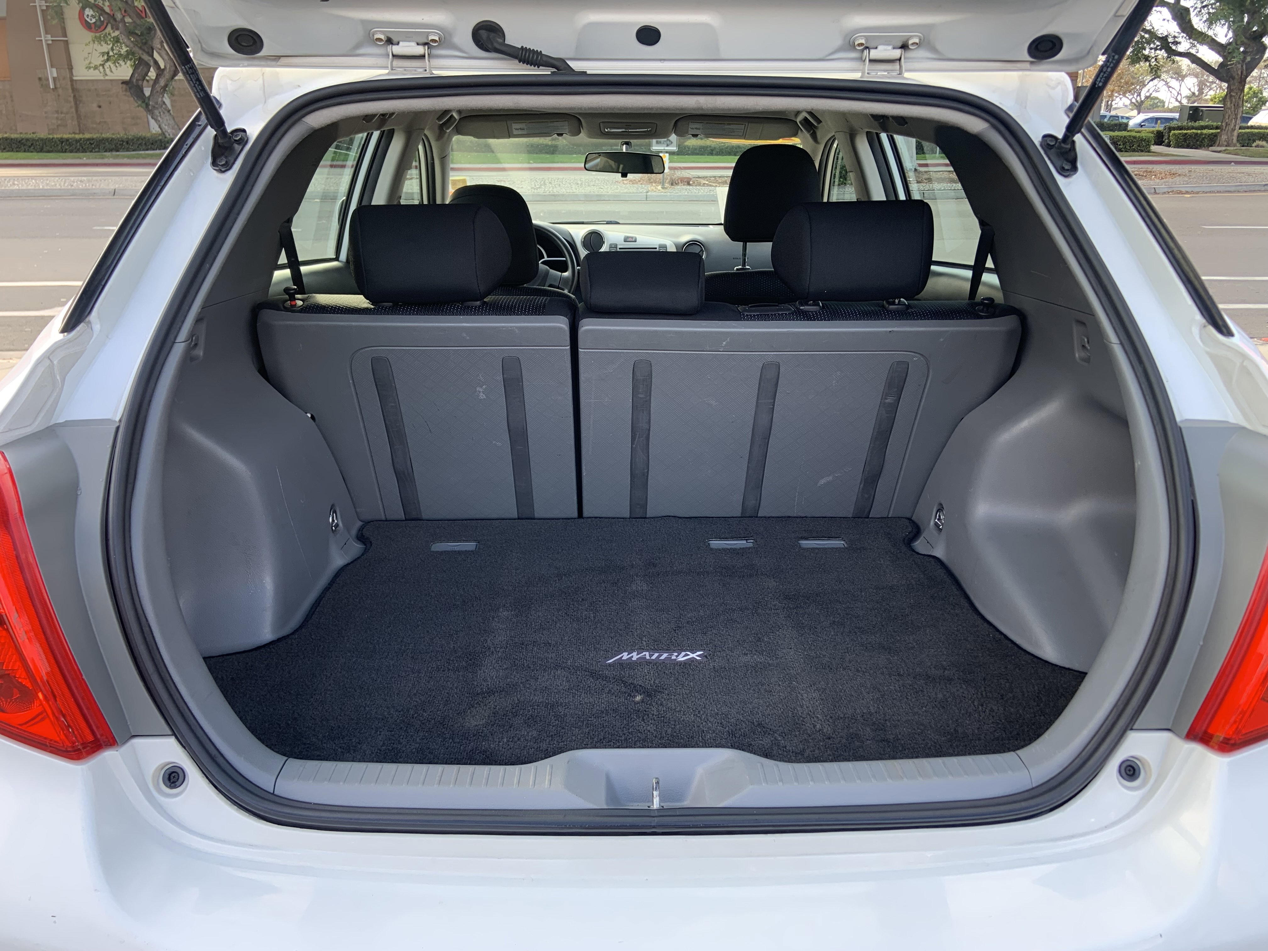 Used 2010 Toyota Matrix image 9