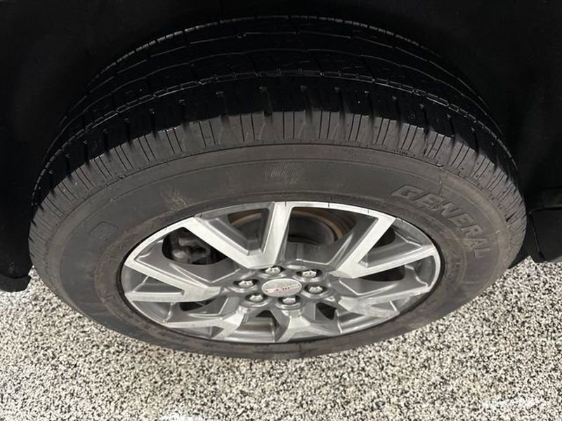 Used 2022 GMC Acadia SLE image 26