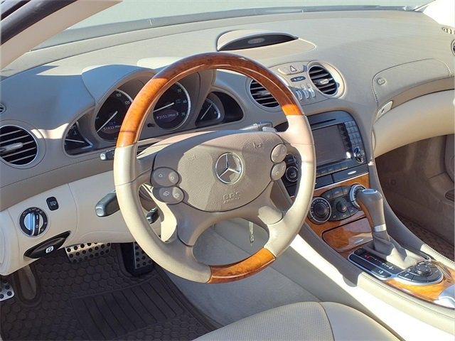 Used 2008 Mercedes-Benz SL 550 image 4