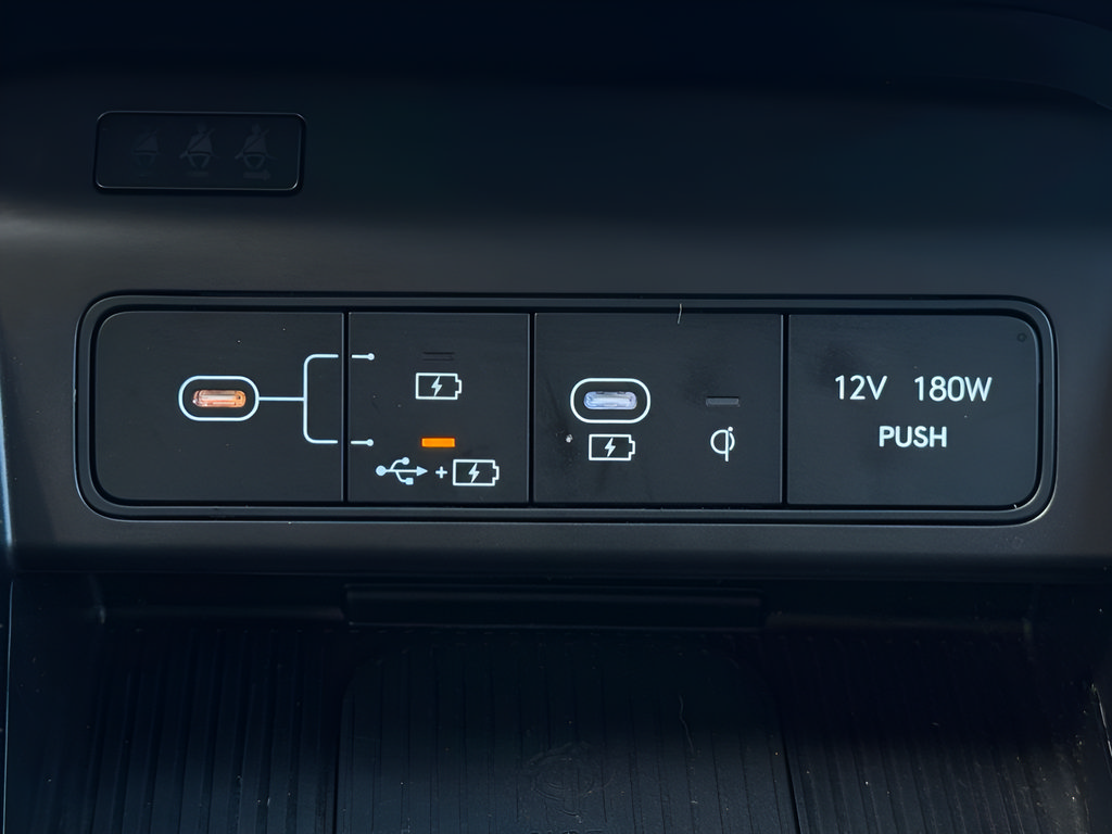 Certified 2024 Hyundai Kona Limited AWD/4WD image 31