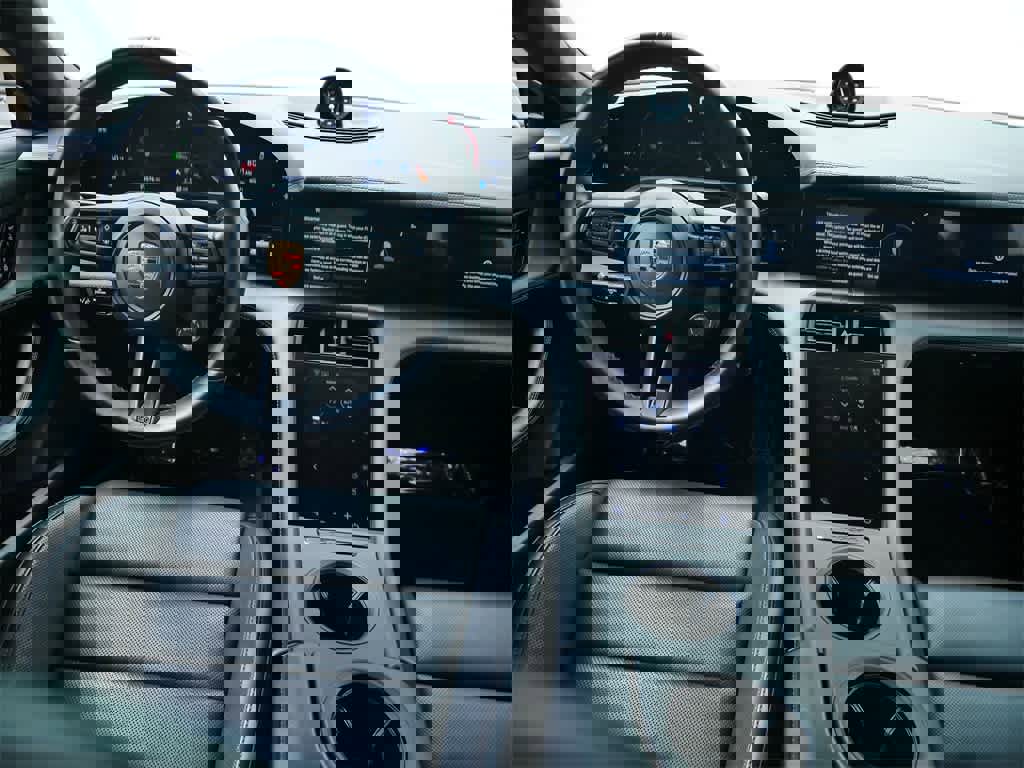 Used 2020 Porsche Taycan Turbo image 16