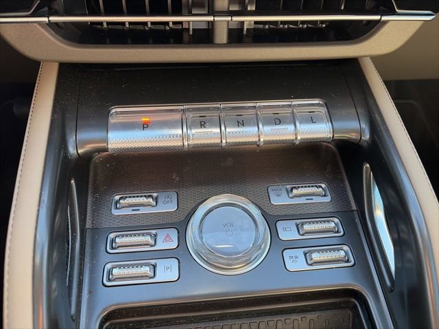 Used 2025 Lincoln Nautilus Premier w/ Equipment Group 102A image 19