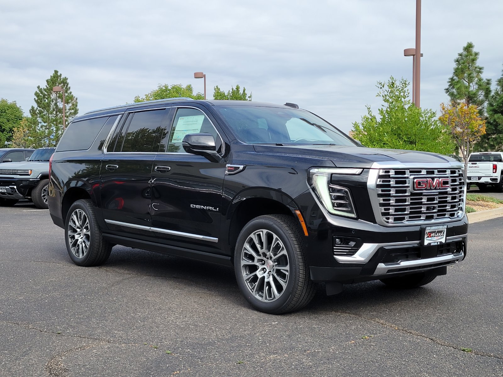 New 2026 GMC Yukon XL Denali w/ Denali Reserve Package AWD/4WD image 1