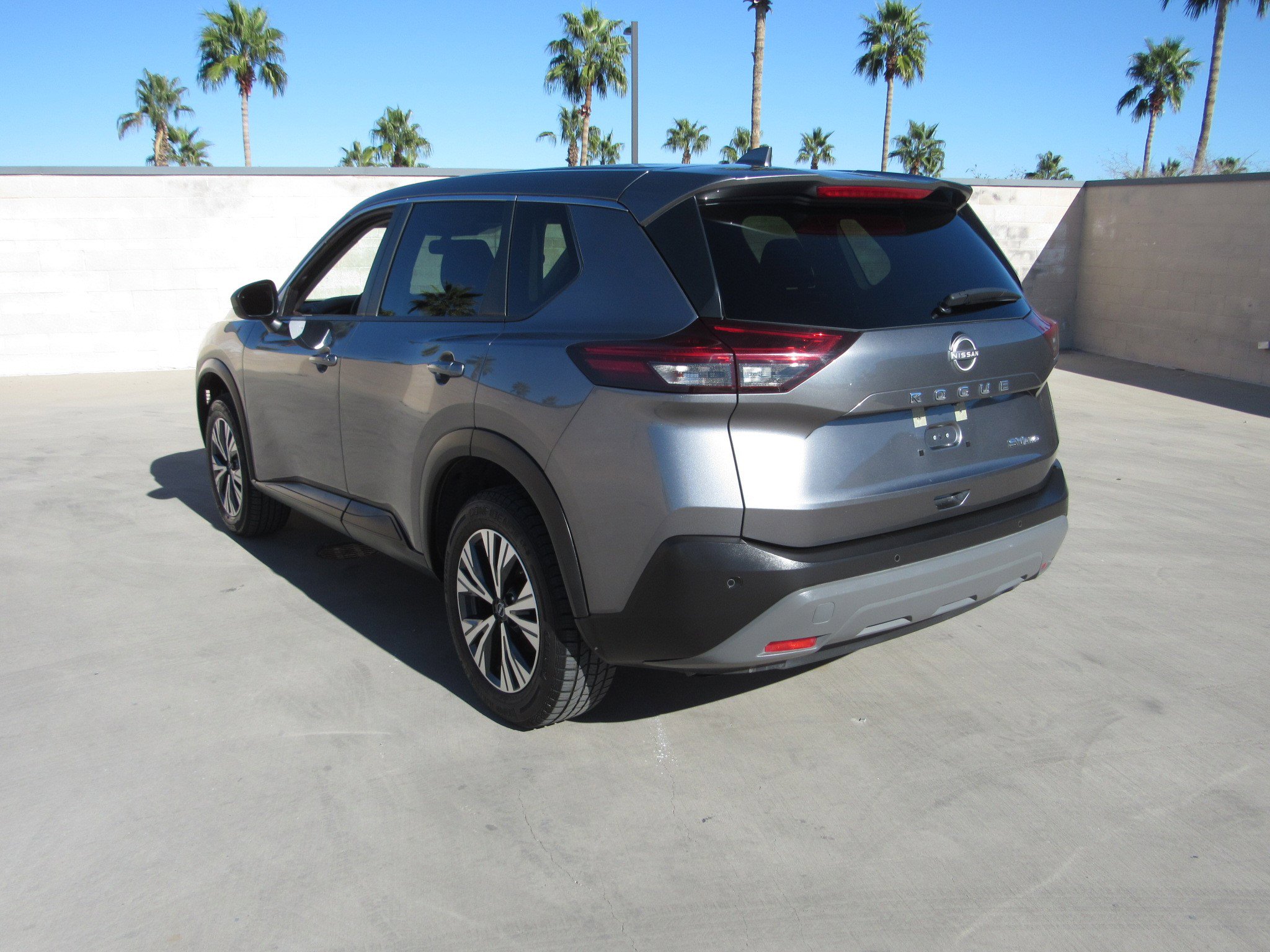 Used 2023 Nissan Rogue SV image 6