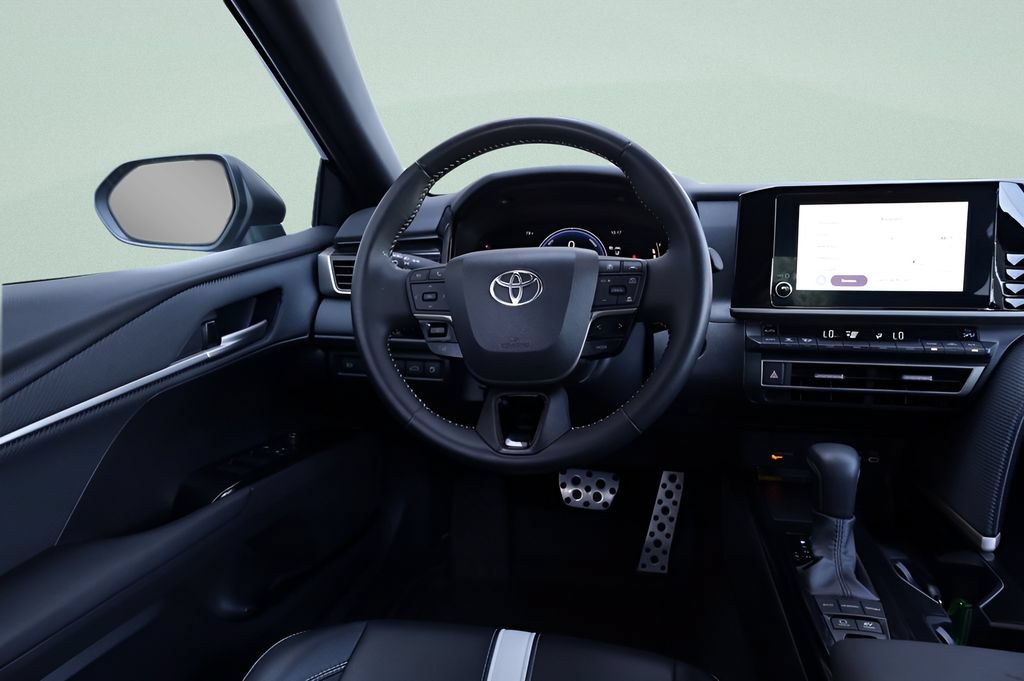 Used 2025 Toyota Camry SE FWD image 30