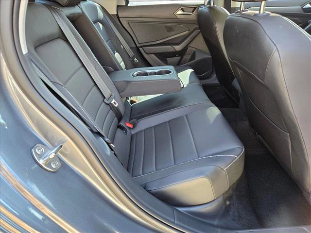 Used 2023 Volkswagen Jetta SE image 18
