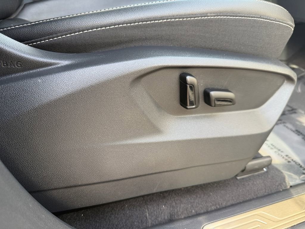 Used 2022 Volkswagen Atlas SEL R-Line image 29