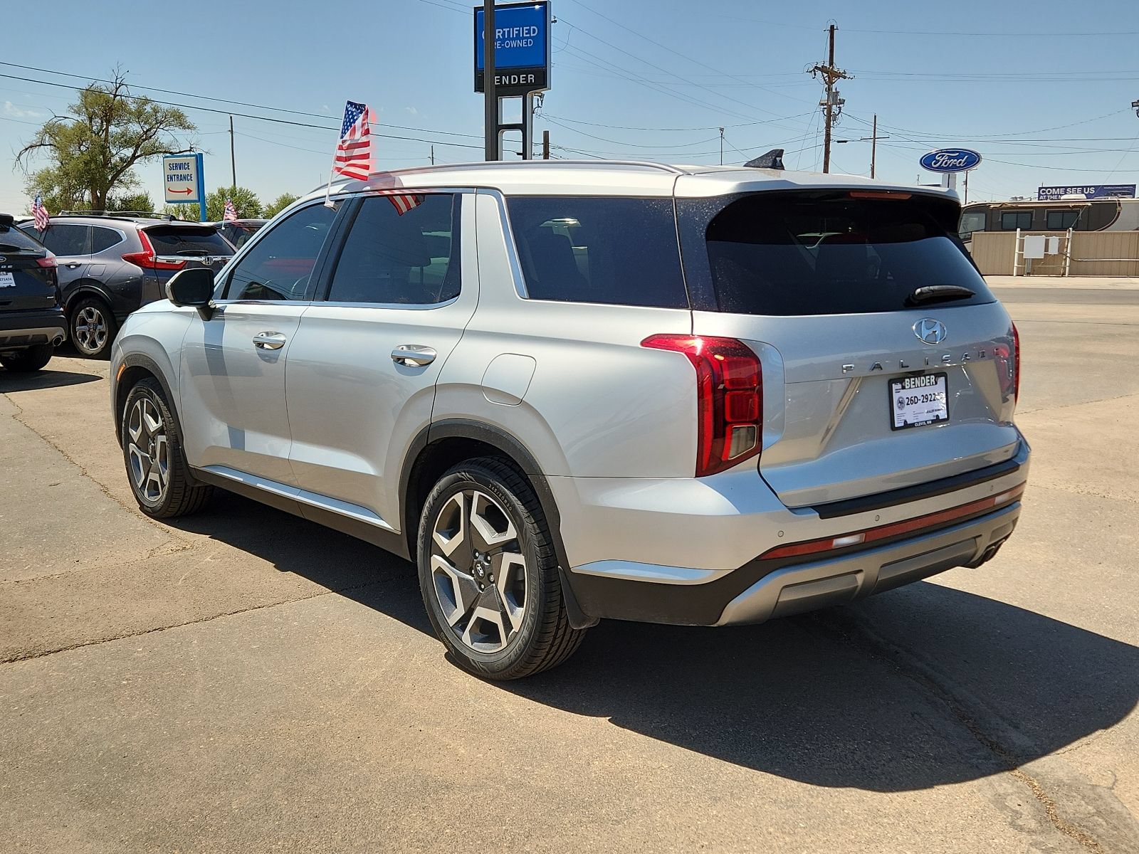 Used 2024 Hyundai Palisade SEL FWD image 3