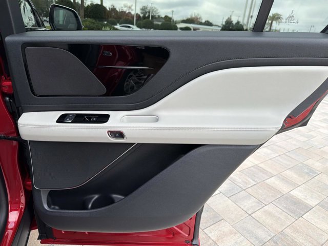 New 2026 Lincoln Aviator 2WD w/ Jet Appearance Package image 20