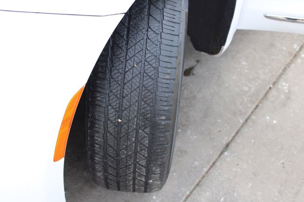 Used 2019 Chrysler Pacifica Touring-L image 14