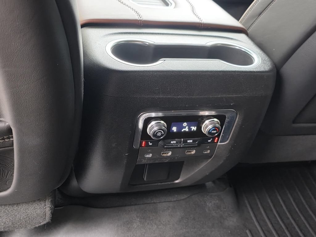 Used 2023 GMC Yukon Denali Ultimate AWD/4WD image 13