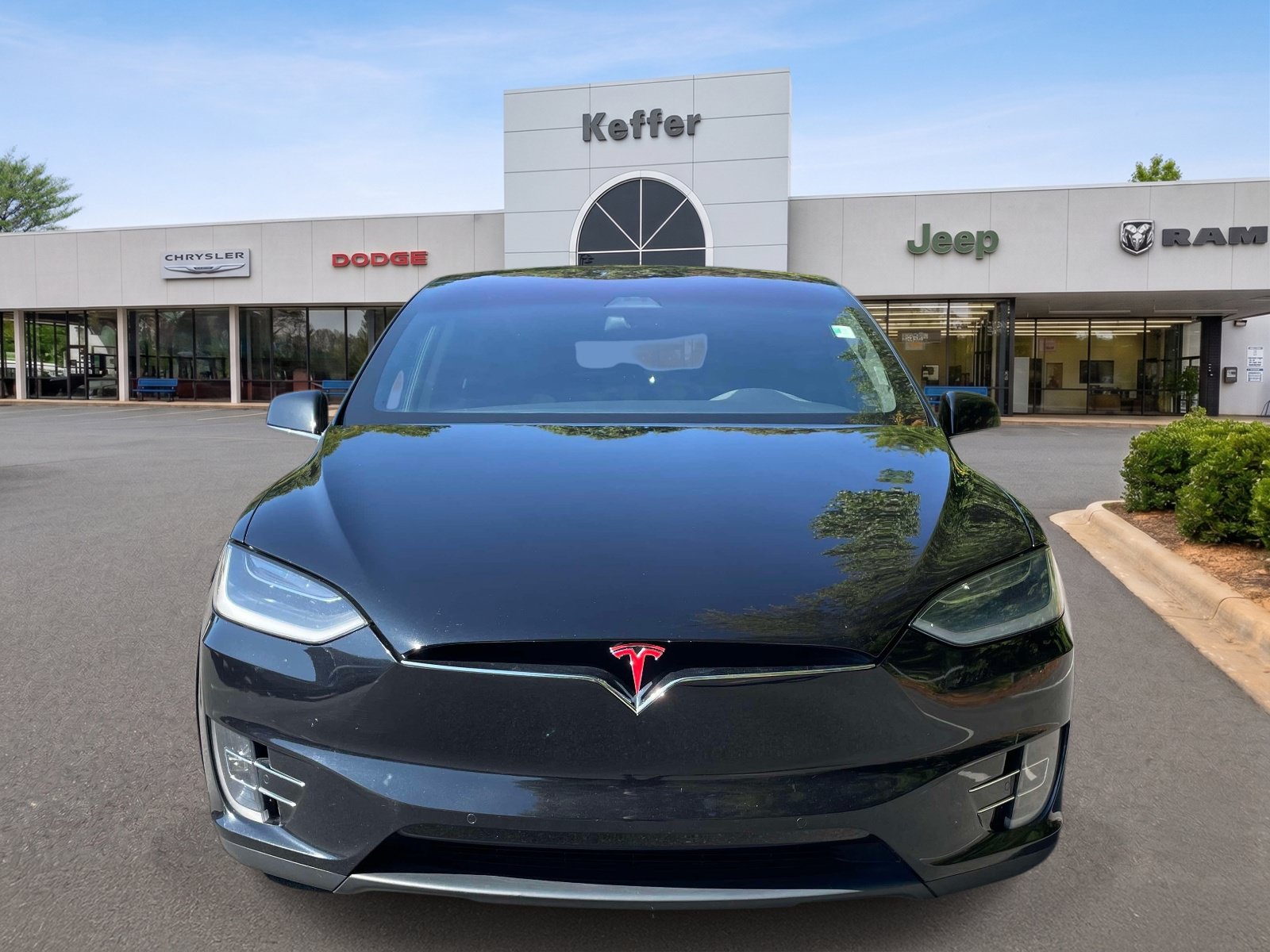 Used 2017 Tesla Model X 75D AWD/4WD image 2