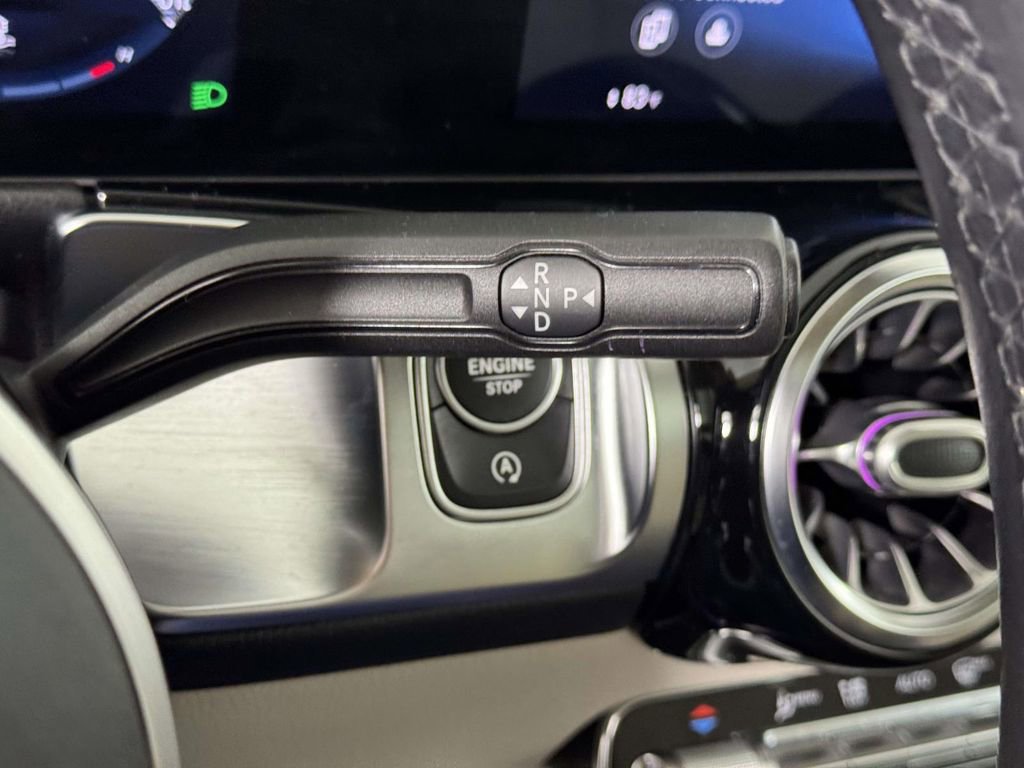 Used 2021 Mercedes-Benz GLB 250 4MATIC image 23