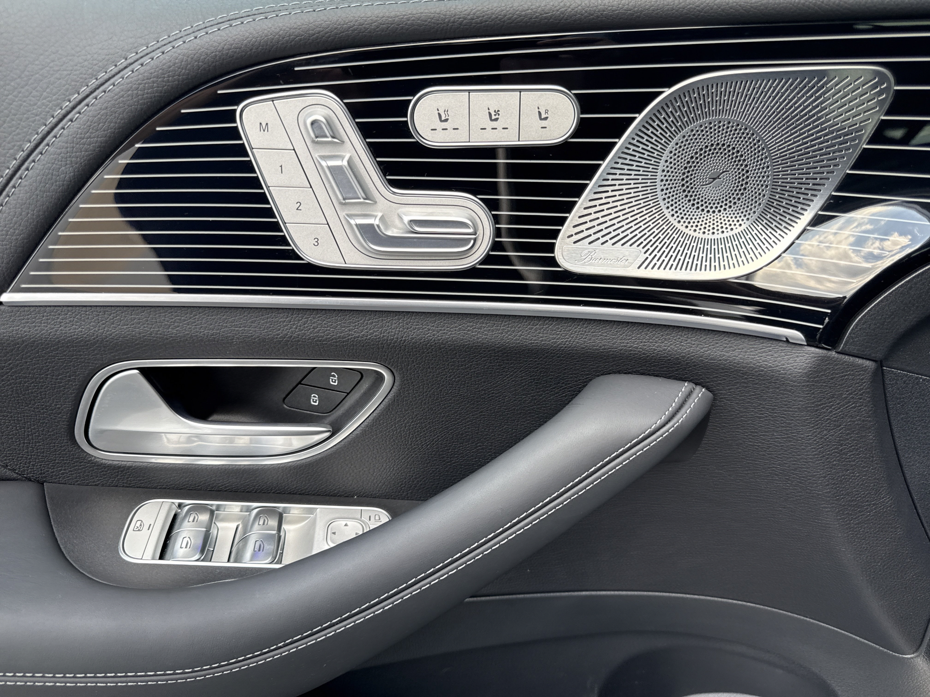 Certified 2025 Mercedes-Benz GLS 450 4MATIC image 14
