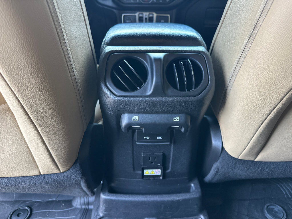 Used 2019 Jeep Wrangler Unlimited Sahara w/ Quick Order Package 24M Moab AWD/4WD image 22