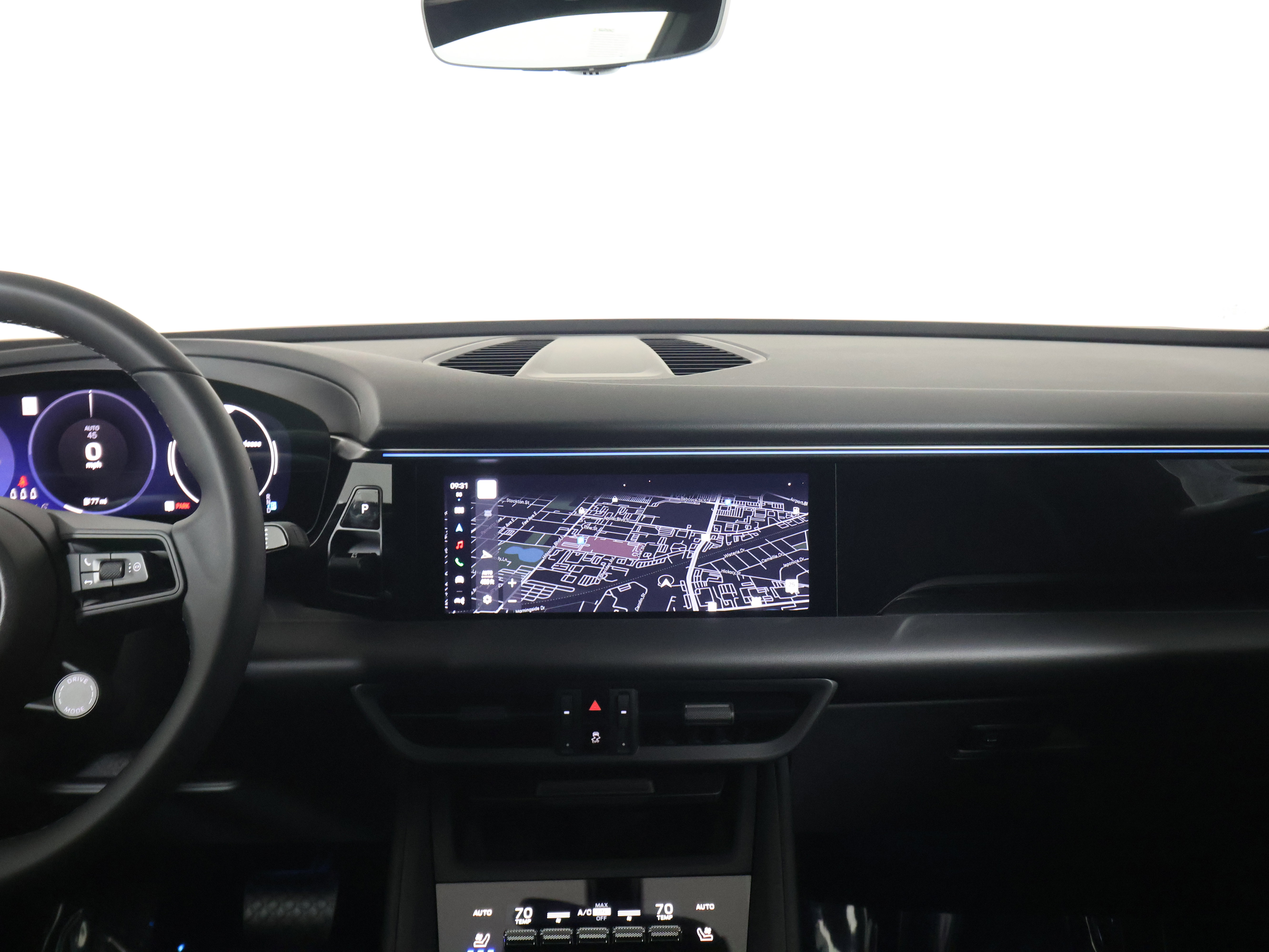 New 2025 Porsche Macan Electric image 19