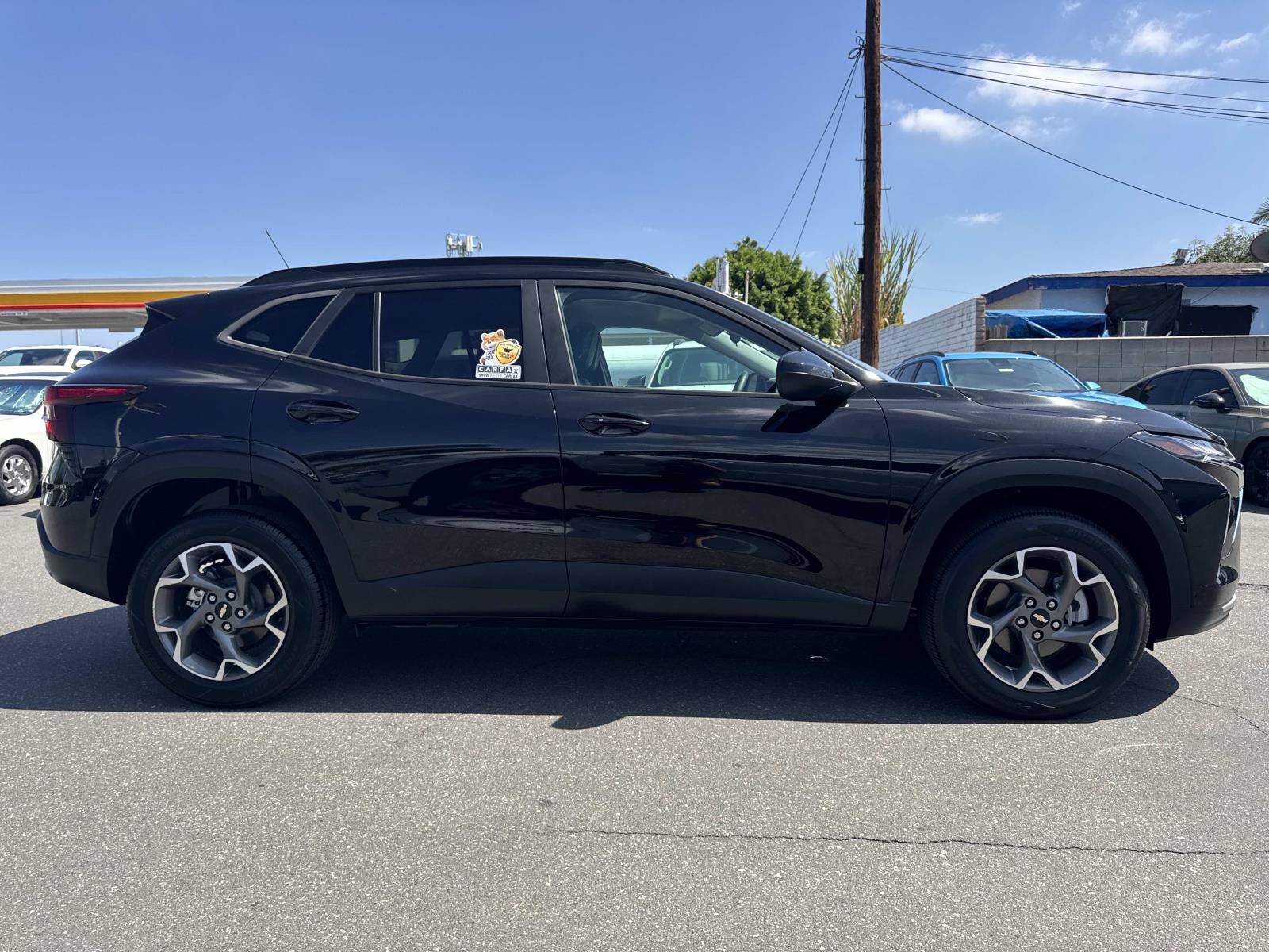 Used 2024 Chevrolet Trax LT w/ LT Convenience Package FWD image 4