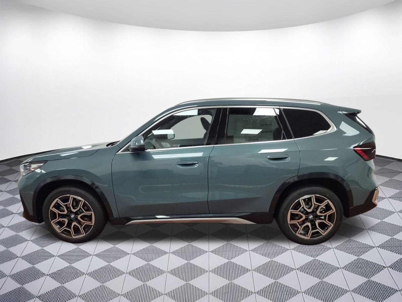 Used 2025 BMW X1 xDrive28i w/ Convenience Package image 2