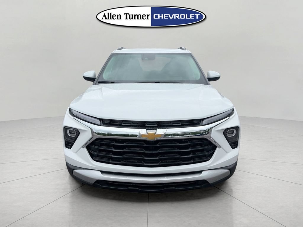 New 2026 Chevrolet TrailBlazer LT w/ LT Cold Weather Package FWD image 2