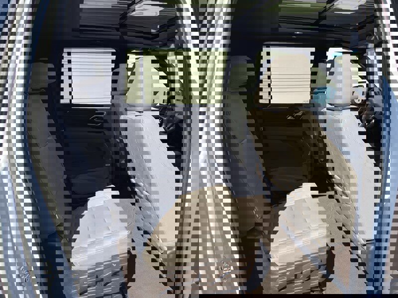 Used 2023 Chevrolet Suburban Z71 image 30