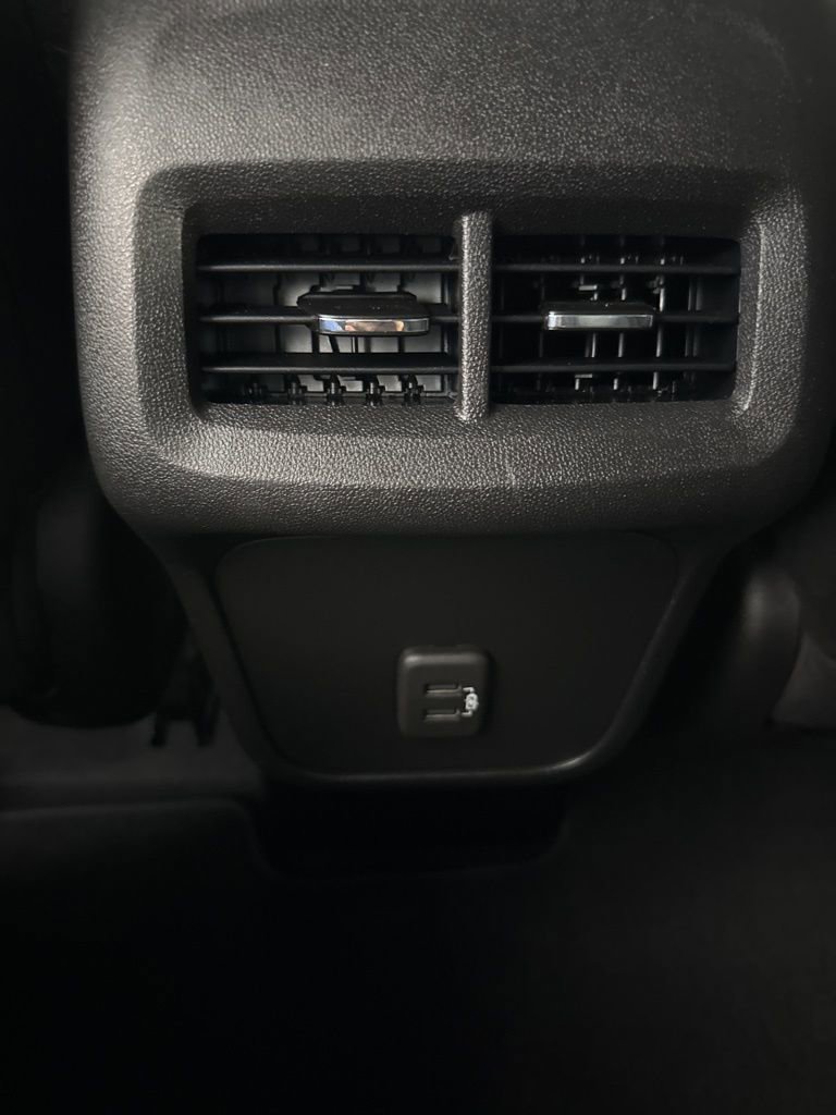 Used 2020 Chevrolet Equinox LT image 31