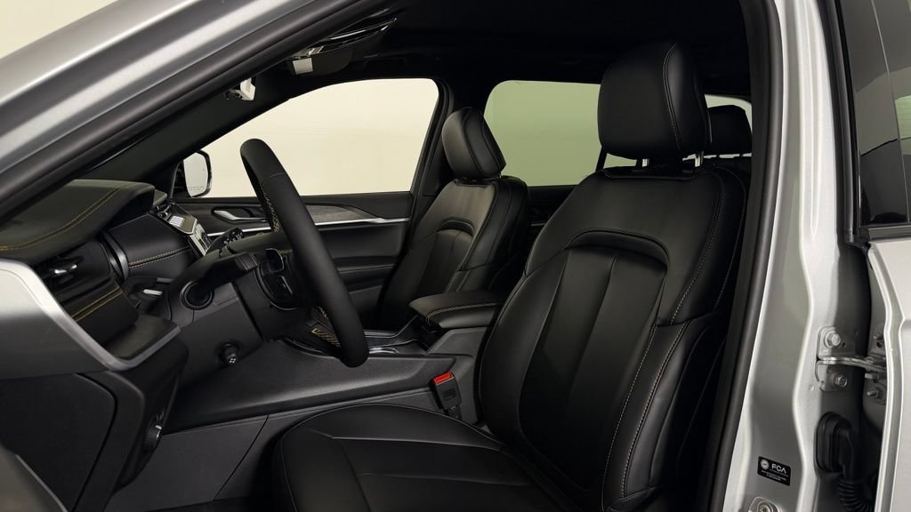 New 2026 Jeep Grand Cherokee Limited AWD/4WD image 15