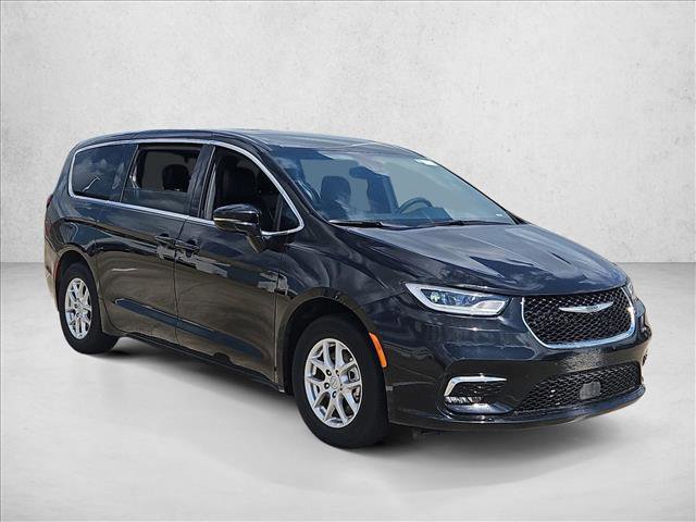 Used 2025 Chrysler Pacifica Select video 3