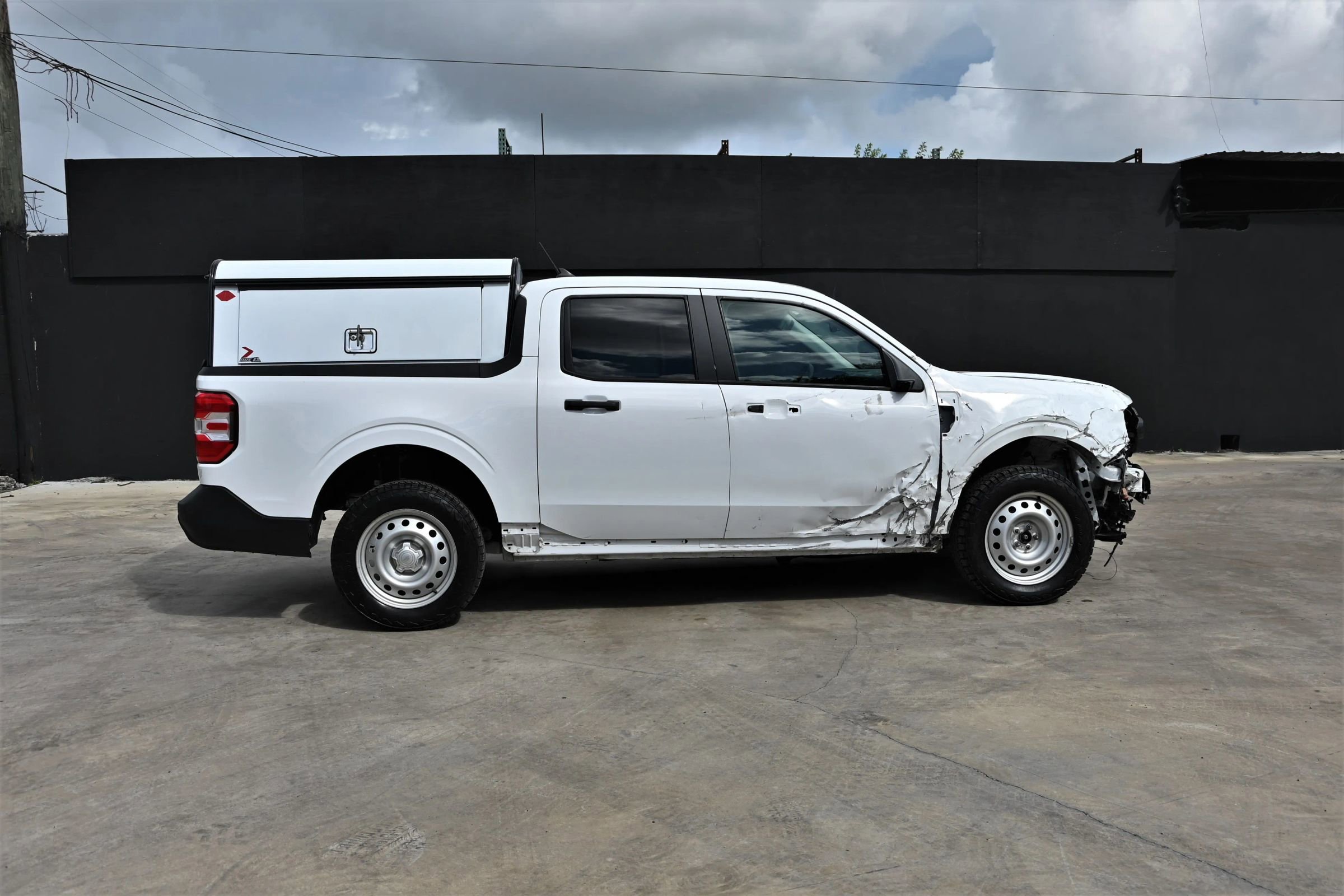 Used 2023 Ford Maverick XL image 7