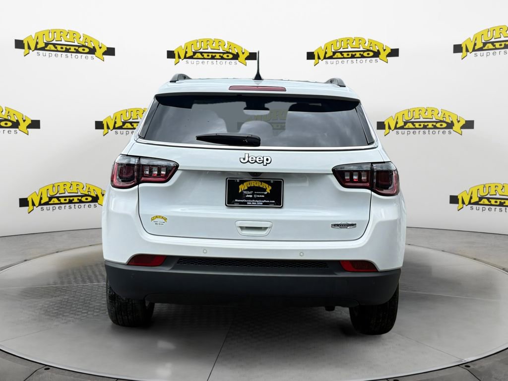Used 2022 Jeep Compass Latitude w/ Convenience Group FWD image 4