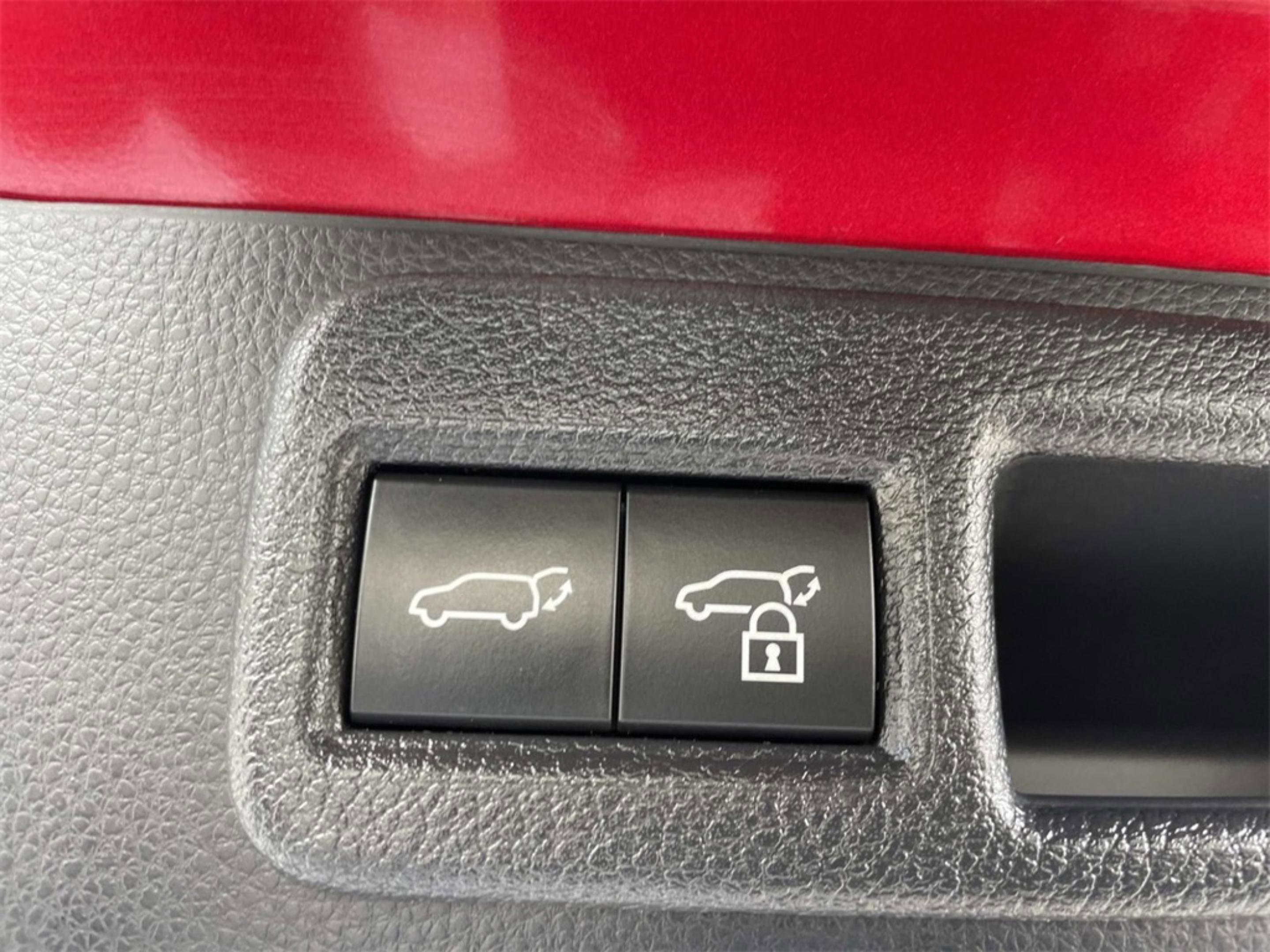 Used 2024 Toyota Venza Limited image 16