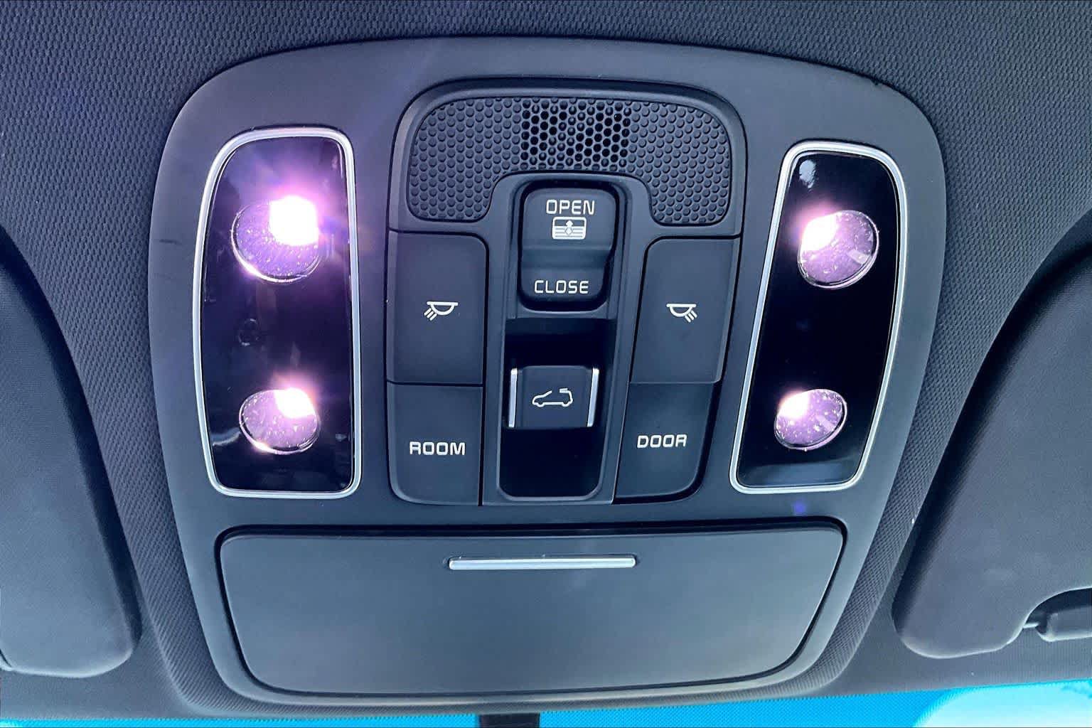 Used 2014 Kia Soul ! w/ Sun & Sound Package FWD image 27