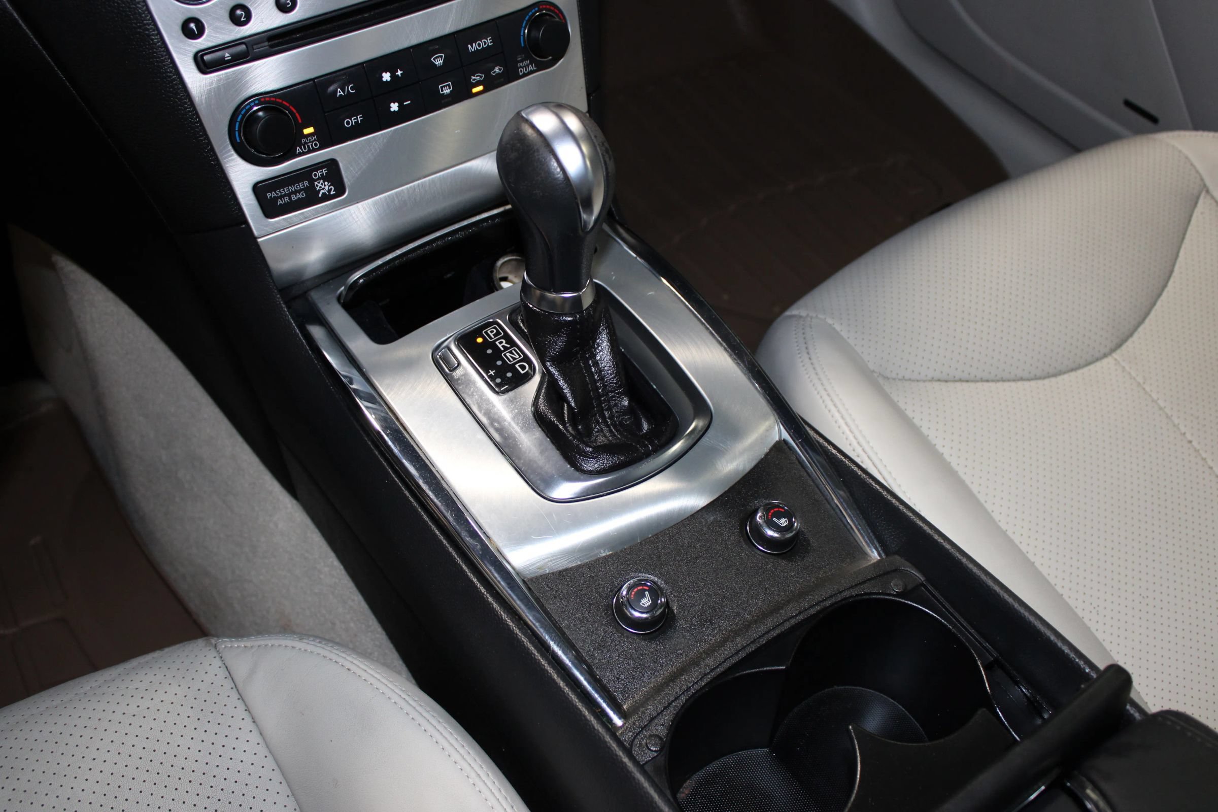 Used 2015 INFINITI Q60 Journey w/ Premium Package RWD image 15