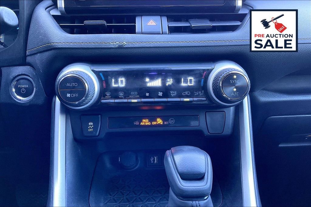 Used 2024 Toyota RAV4 XLE AWD/4WD image 32