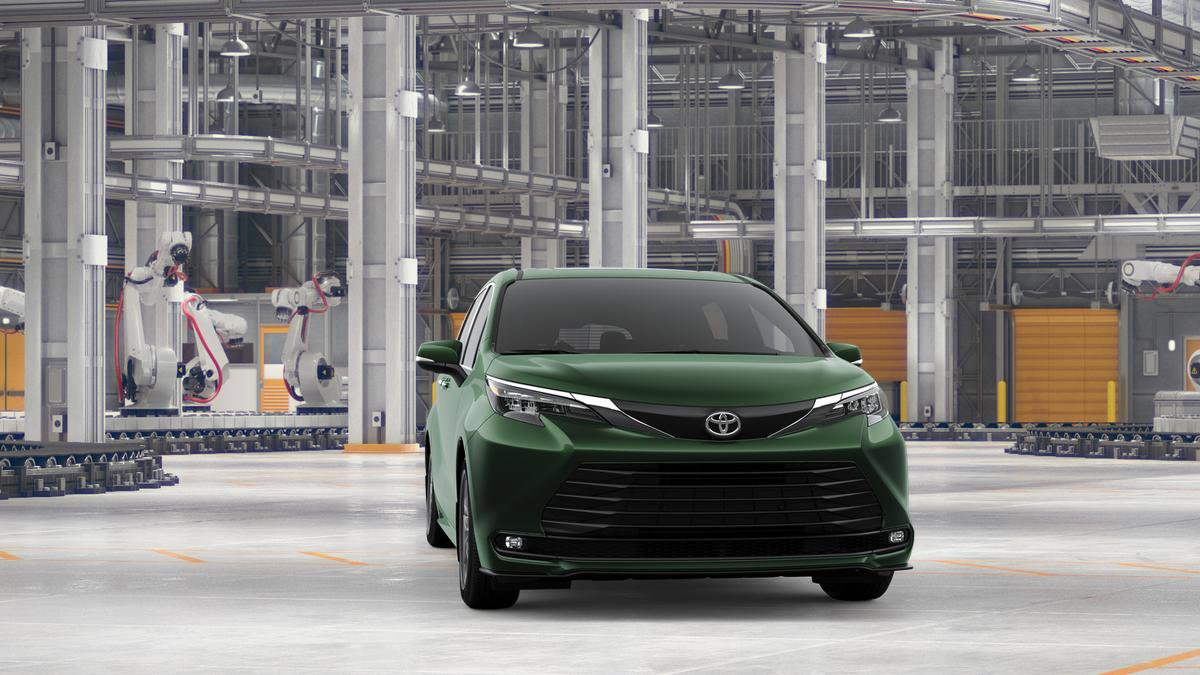 New 2026 Toyota Sienna XLE FWD image 18